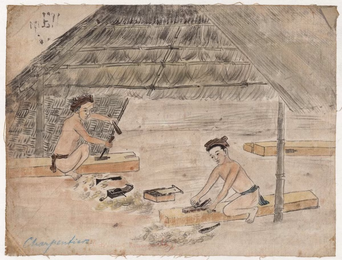 Hai thợ mộc tỉ mỉ từng công đoạn để tạo ra những sản phẩm tốt nhất, đẹp nhất.