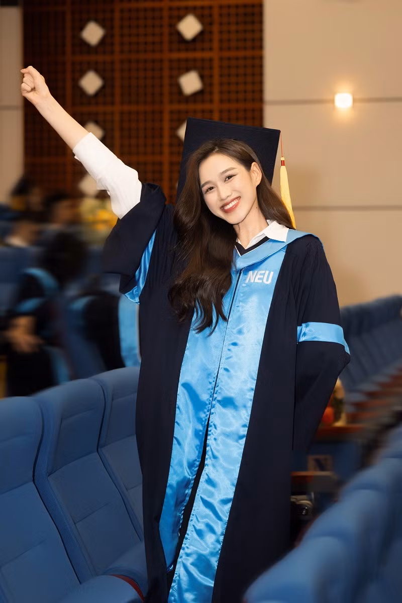 Để phục vụ cho công việc mới cũng như với tầm nhìn trở thành doanh nhân, Đỗ Hà có dự định học lên cao học.