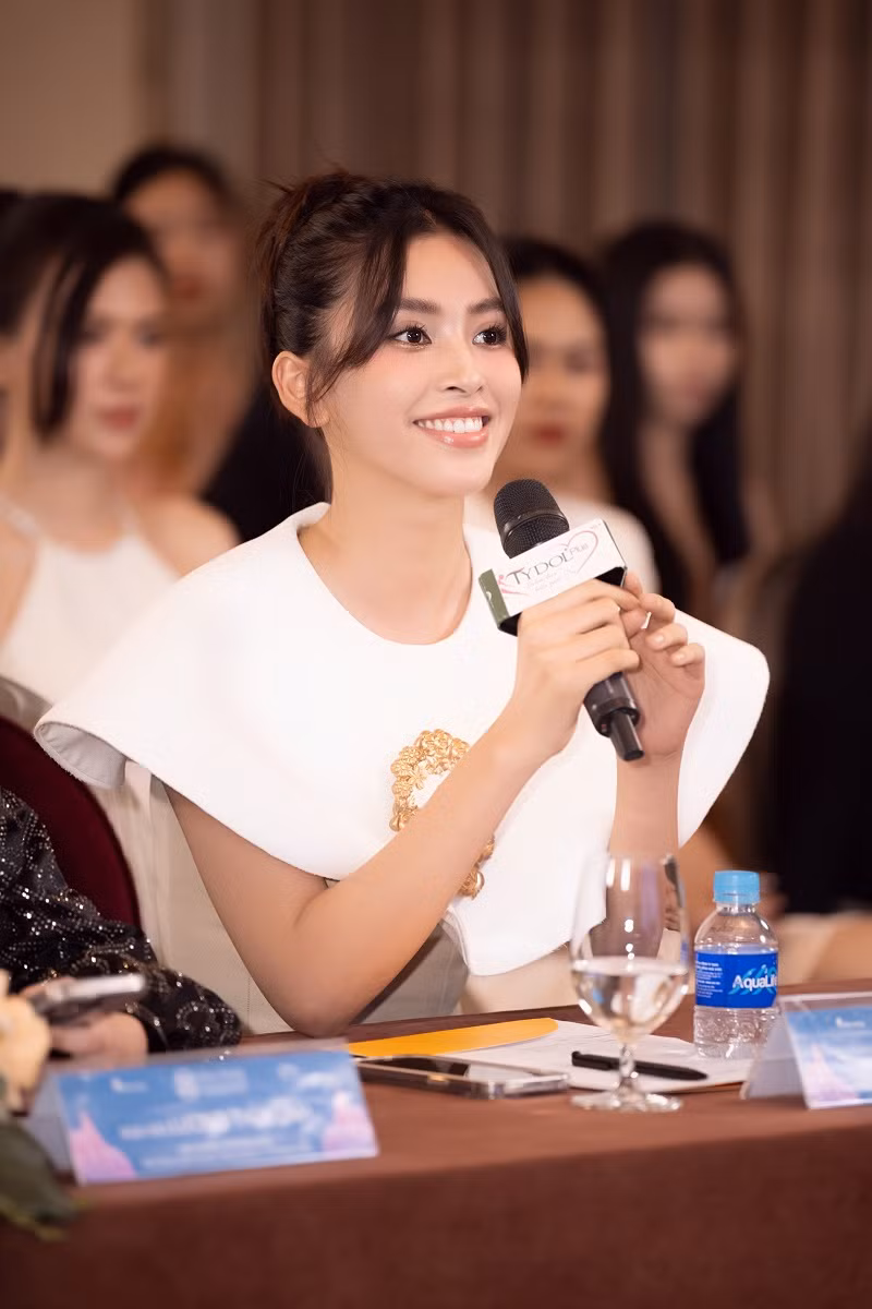 Giám khảo - Hoa hậu Việt Nam 2018 Trần Tiểu Vy.