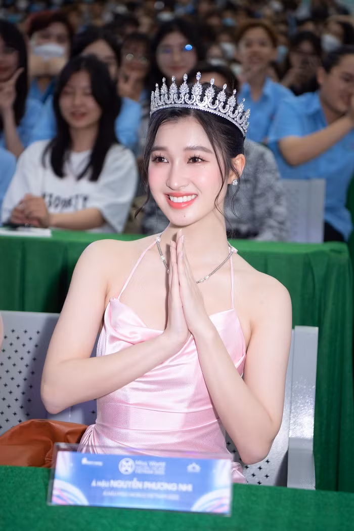 Á hậu Phương Nhi hé lộ trong năm nay, cô sẽ tham gia một cuộc thi quốc tế. Nhưng cụ thể đó là cuộc thi nào thì cô em út nhà Top 3 Miss World Vietnam 2022 vẫn còn giữ bí mật. Trước mắt, cả ba vẫn tốc lực chuẩn bị công tác cho Miss World Vietnam 2023 sắp diễn ra vào đầu tháng 4.