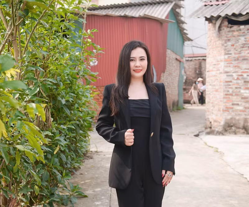 Hoa hau Phan Kim Oanh sut 3kg vi chay show