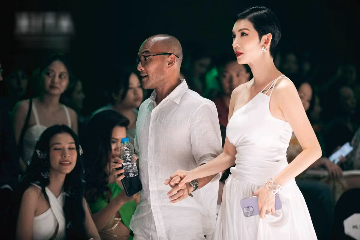 Xuân Lan tình tứ xuất hiện cùng chồng trong một sự kiện gần đây.