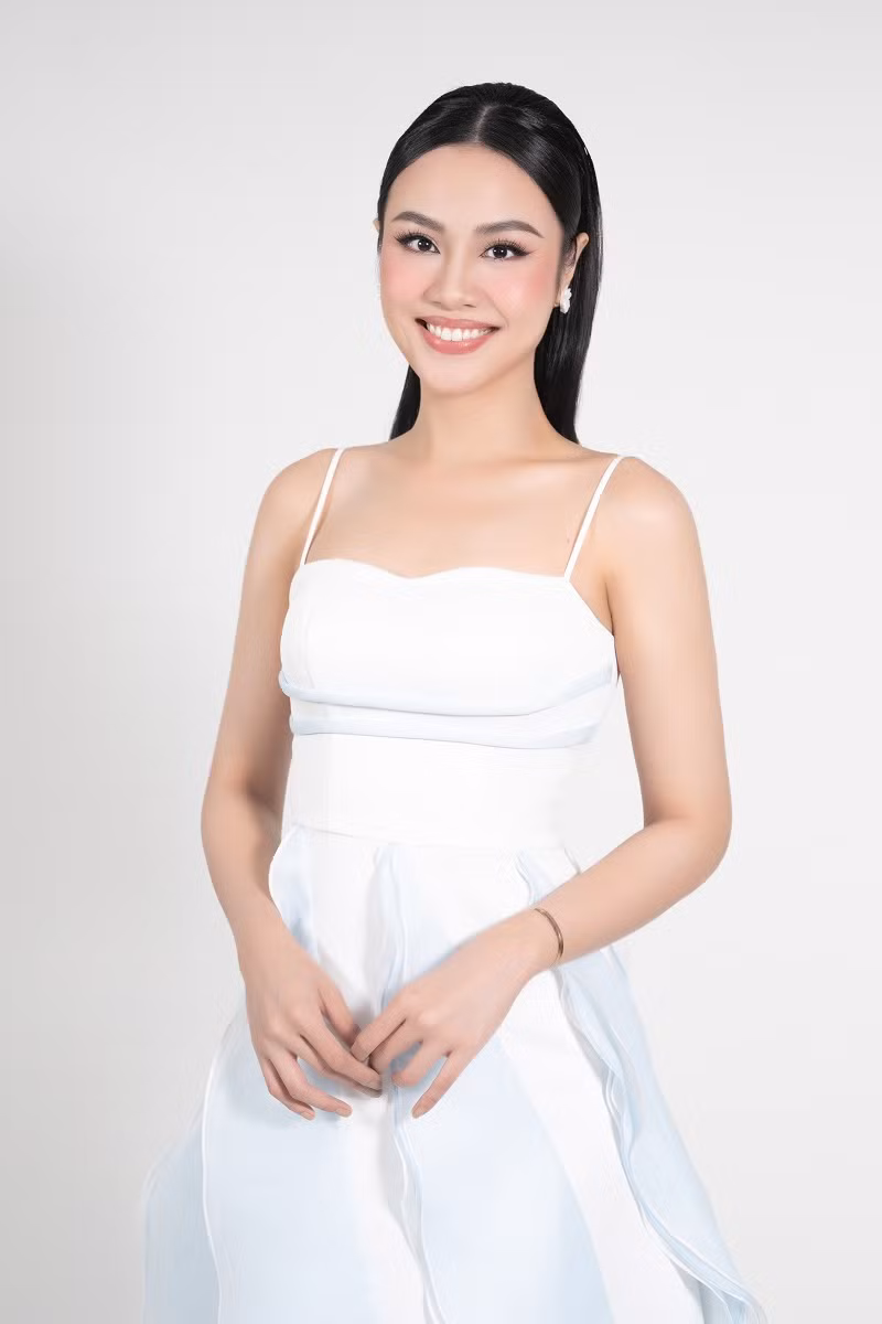 Ly Nha Ky uat uc khi vuong thi phi tren troi roi xuong-Hinh-2