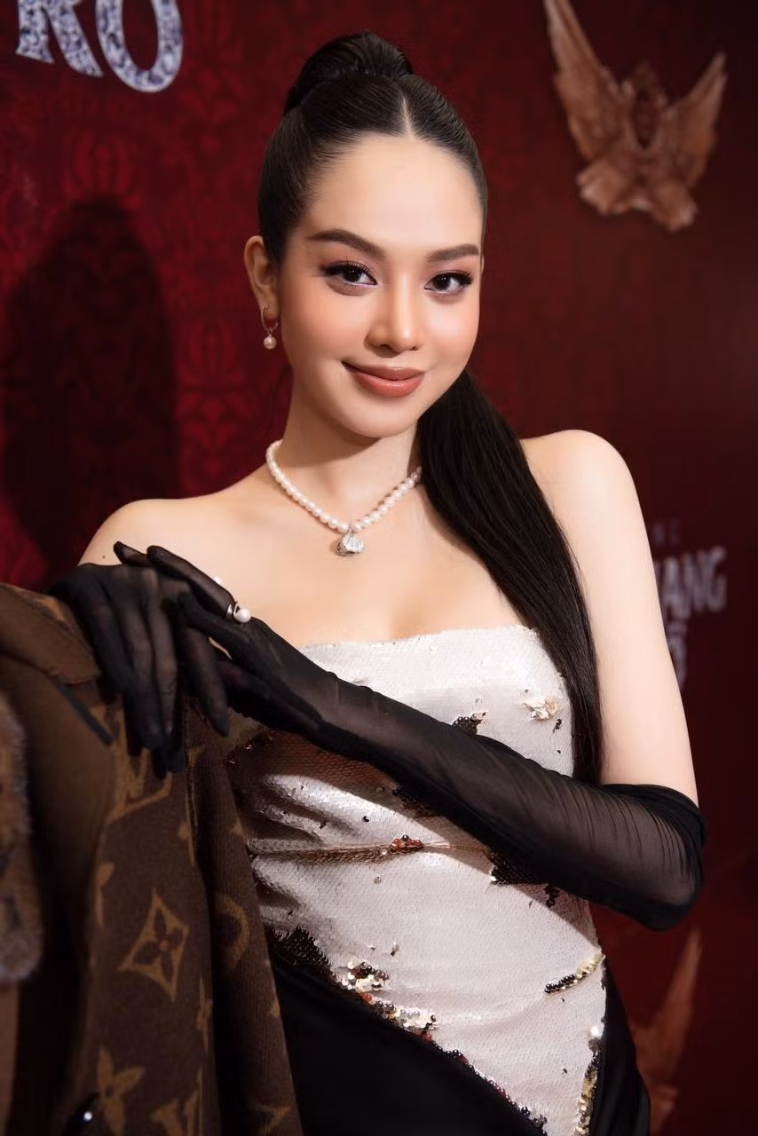 Lo bang chung Hoa hau Thanh Thuy “dao keo” hau dang quang?