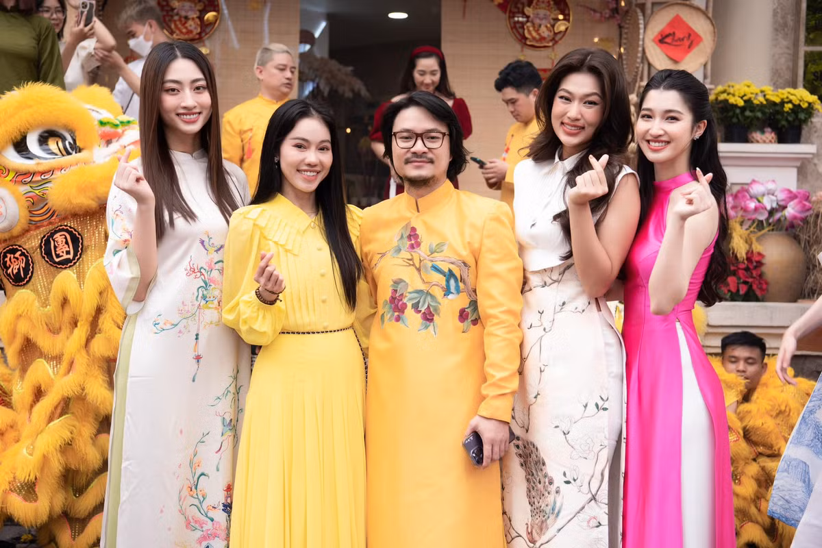 [e-Magazine] Dao dien Hoang Nhat Nam: “Phai lam dam cuoi som thoi, dang gai hoi qua roi!”
