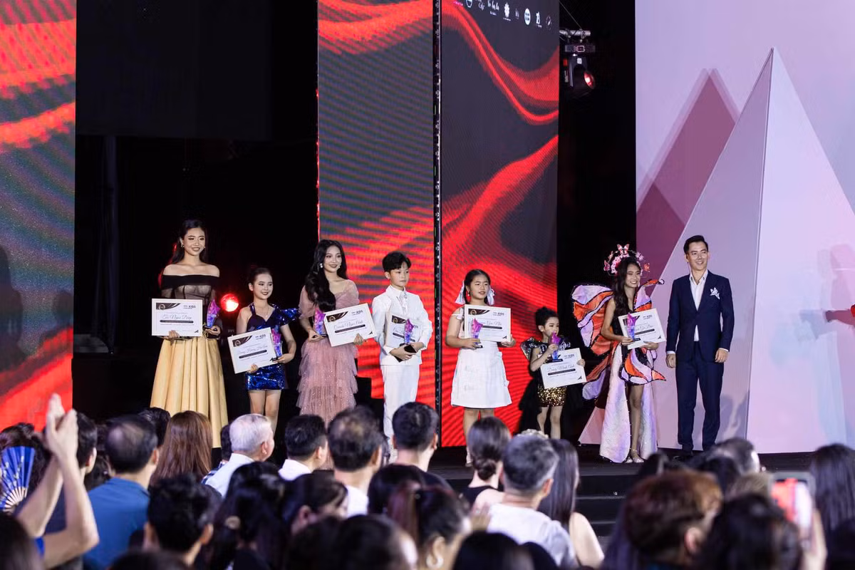 Được vinh danh với giải thưởng Star Kid International 2023 là sự công nhận rõ ràng nhất với những gì mà cháu trai của danh ca Ngọc Sơn đã đạt được trong suốt thời gian qua.