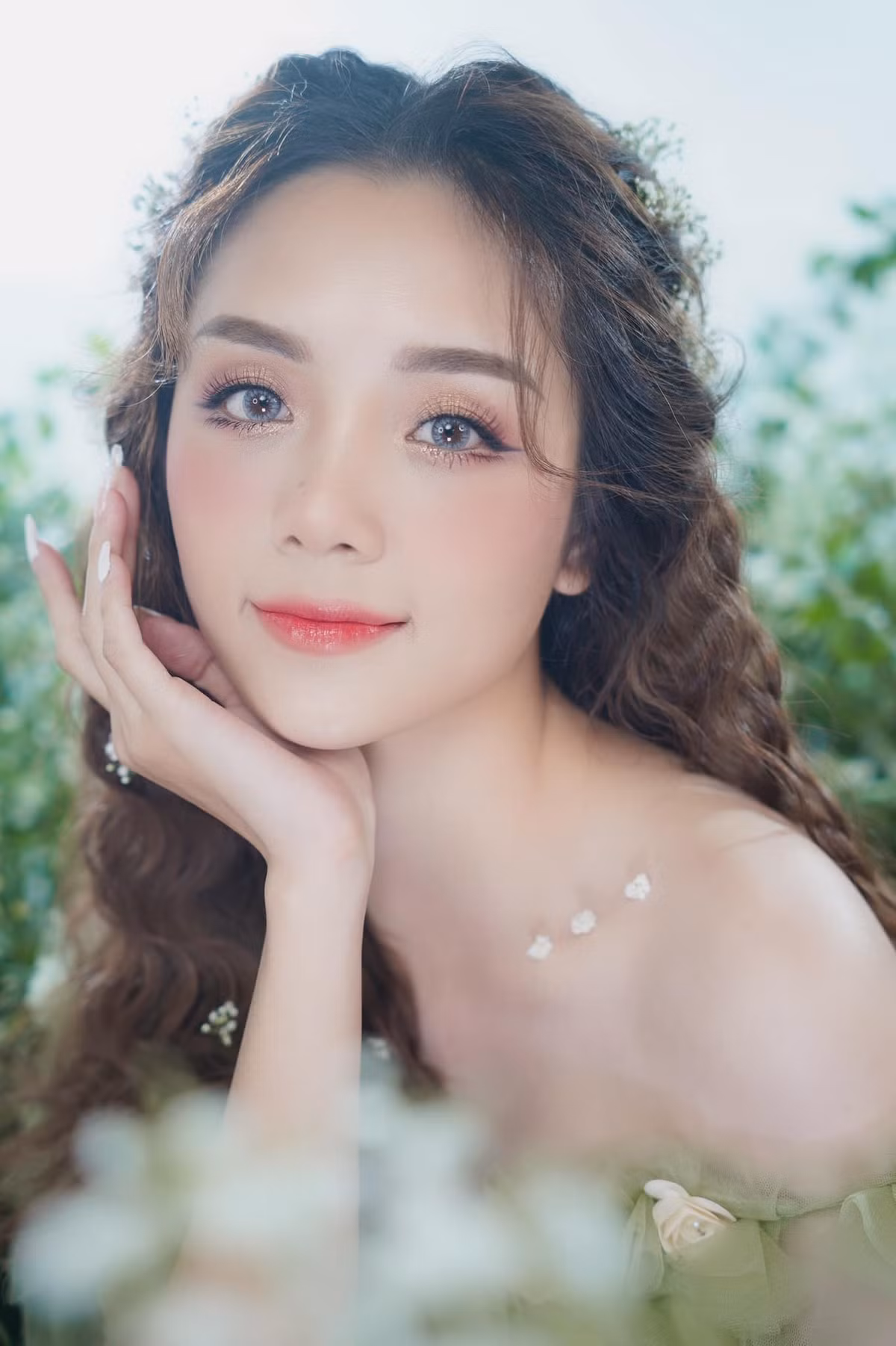 Cô nàng giữ được nét trong trẻo, nhẹ nhàng của tuổi đôi mươi.