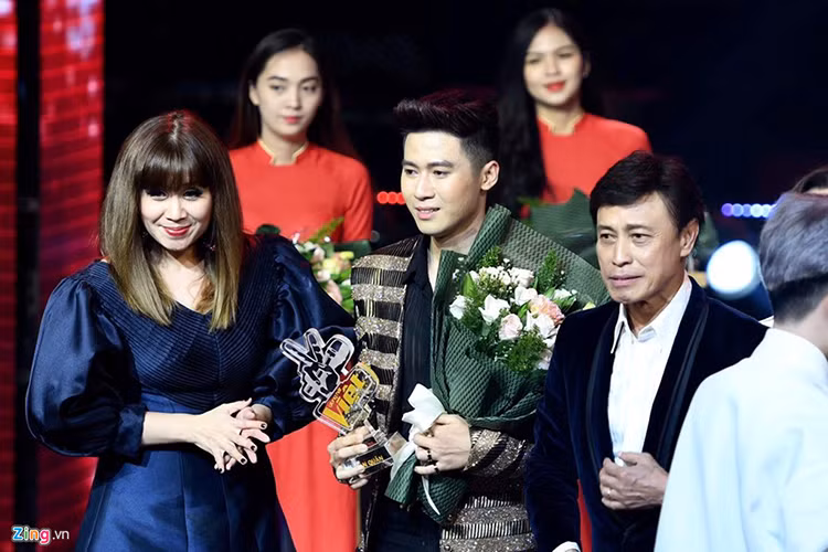 Chang duong len ngoi cua tan quan quan The Voice