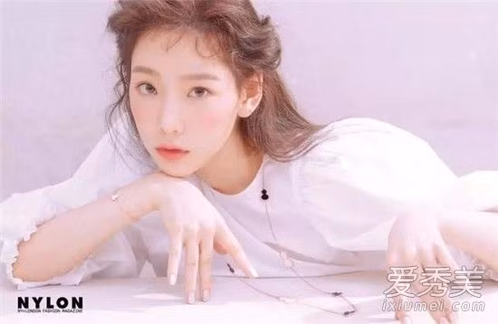 Trong khi đó, nâu socola là sự lựa chọn phổ biến dành riêng cho các cô nàng thích tông màu trầm.