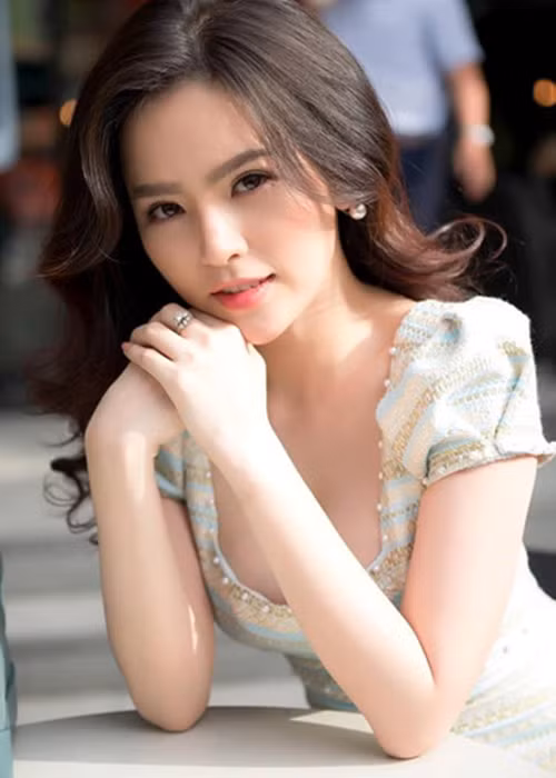 Cũng trong tháng 5/2019, nữ diễn viên Phi Huyền Trang vướng lùm xùm khi bị cho là nhân vật nữ chính trong một clip nóng được phát tán trên mạng.
