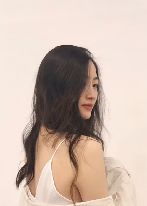 Thùy Linh tâm sự thêm rằng cô cảm thấy vô cùng vui mừng và bất ngờ khi được xướng tên ở top 20 miền Bắc.