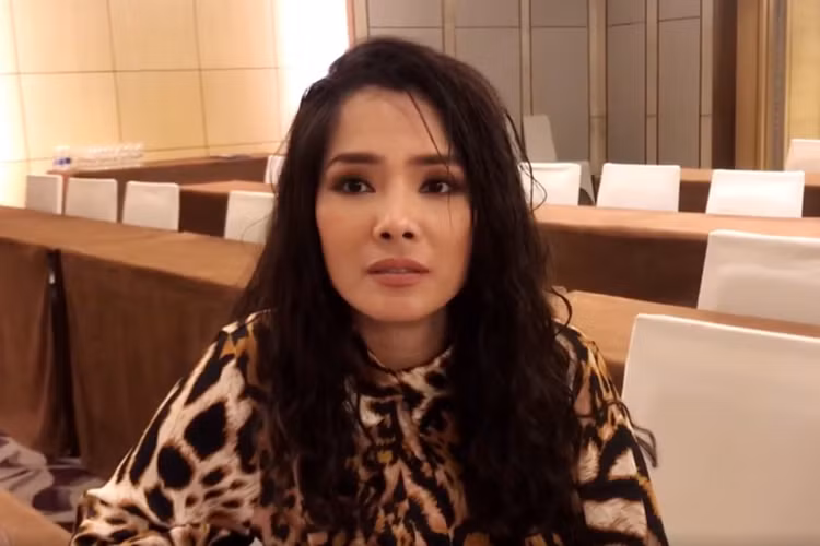 Theo nữ diễn viên phim “Phía trước là bầu trời”, cô và vợ cả không chung chồng. Kiều Thanh cũng không cướp chồng mà đến với anh vì vợ cả buông tay. Ảnh: Vietnamnet