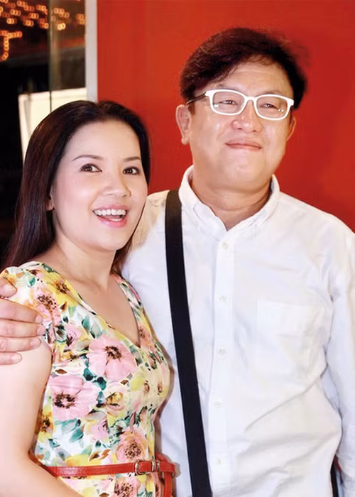 Sau đám cưới, Ngọc Trinh thường xuyên được ông xã tháp tùng tham gia các sự kiện. Tuy nhiên, trong những năm trở lại đây, cả hai gần như không sánh đôi trước công chúng. Ảnh: Thế giới văn hoa