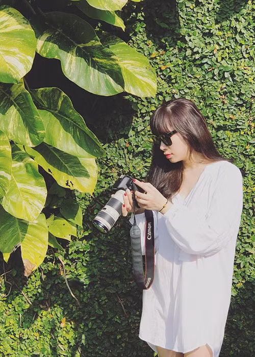 Cô xinh đẹp, giỏi giang, biết vun vén cho gia đình, bảo sao được Quốc Khánh hết mực cưng chiều.