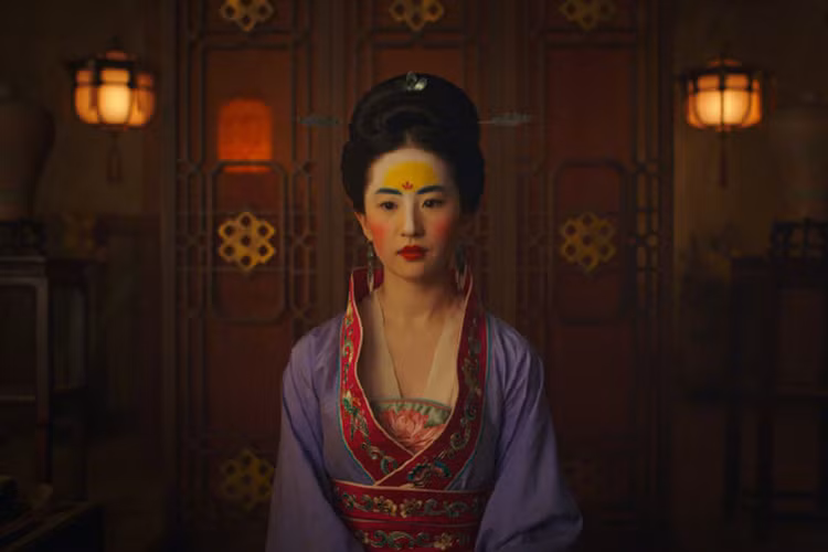 Nhiều khán giả cho rằng Lưu Diệc Phi giữ một biểu cảm dù là lúc thiếu nữ liễu yếu đào tơ hay một nữ trung hào kiệt trên chiến trường.