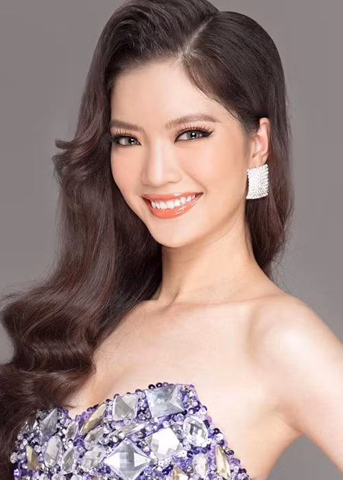 Nụ cười rạng rỡ cũng là một trong những điểm thu hút của Bích Tuyền.