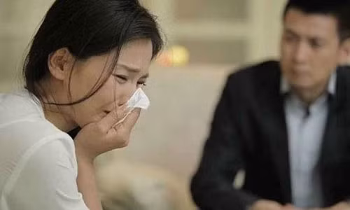 Chống luôn mồm kể công cứu vớt vợ già khỏi phận gái ế Chong luon mom ke cong cuu vot vo gia khoi phan gai e