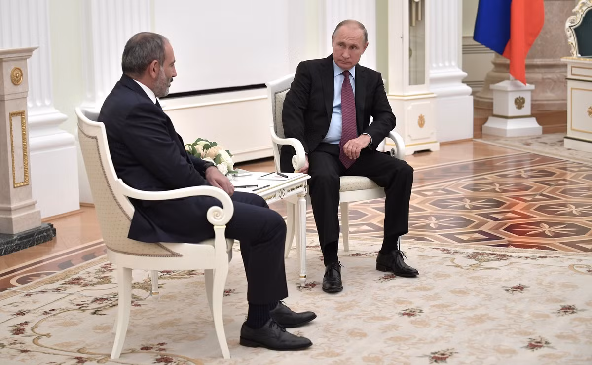 Trước đó Moskva đã hai lần đứng ra làm trung gian giữa Yerevan và Baku, nhưng các nỗ lực này vẫn chưa đủ để chấm dứt cuộc đổ máu, tờ Daily Sabah của Thổ Nhĩ Kỳ viết.