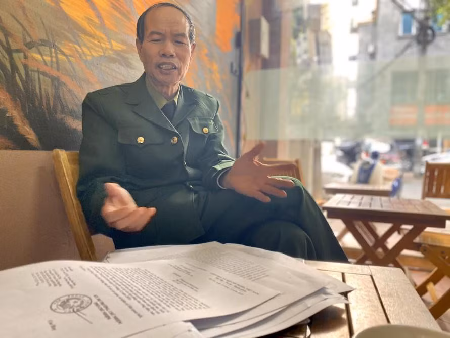 Năm 1977, Ủy ban Thống nhất của Chính phủ có quyết định điều động ông Lợi đến học tại Phân hiệu Đại học Y khoa miền núi (sau chuyển thành Đại học Y Bắc Thái, nay là Đại học Y - Dược, Đại học Thái Nguyên). Ông Lợi được công nhận tốt nghiệp vào năm 1988 nhưng do việc bàn giao hồ sơ của Trường Đại học Y - Dược Thái Nguyên với Sở Y tế Vĩnh Phú thực hiện chưa đúng nên ông không được phân công công tác, không thể xin được việc làm chính thức, không được hưởng chính sách và các chế độ theo quy định. 
