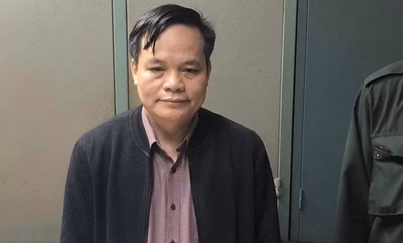 Một trường hợp khác là Giám đốc CDC Bắc Giang Lâm Văn Tuấn. Ông Tuấn từng nói rằng "không nhận một đồng nào từ Công ty Việt Á hay Công ty Phan Anh, còn quá trình đấu thầu thì thực hiện theo quy định, thuê đơn vị tư vấn".
