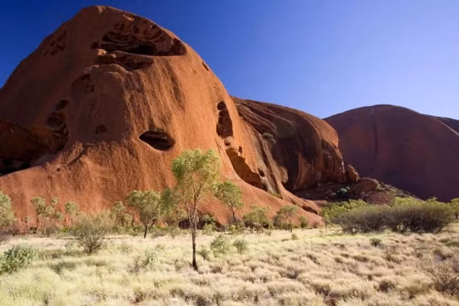 2. Australien – Màu sa mạc Australia: Lấy cảm hứng từ màu gỉ sét của đá và sa mạc Australia, giống màu cam đậm.