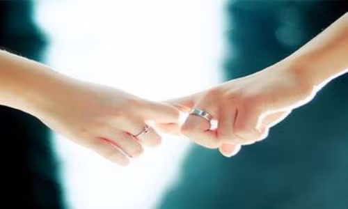 Sự khéo léo, đặc biệt là tài ăn nói của bạn sẽ là vũ khí và sức hút mạnh đối với người khác giới. Chỉ cần trong buổi gặp gỡ đó bạn có thể nắm được nội dung và hướng của câu chuyện bạn sẽ hút hồn được rất nhiều người có mặt. Cần nắm vững điểm mạnh này của mình.