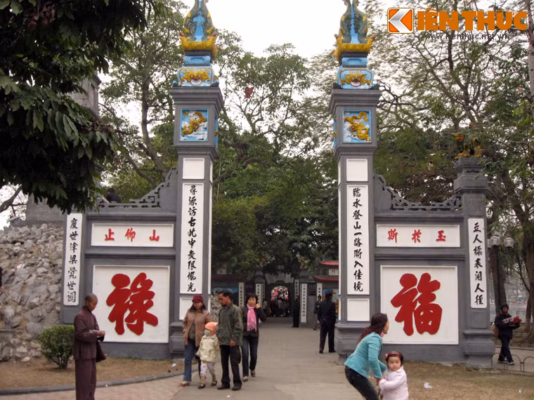 Đền Ngọc Sơn không chỉ là một địa danh tâm linh, một thắng cảnh nổi tiếng của Thủ đô Hà Nội...