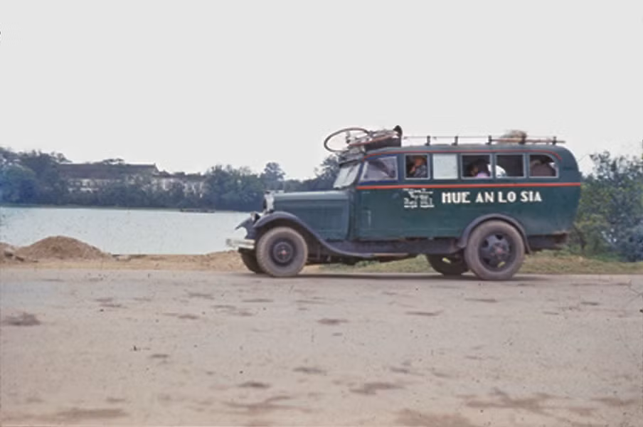 Xe khách ở Huế.