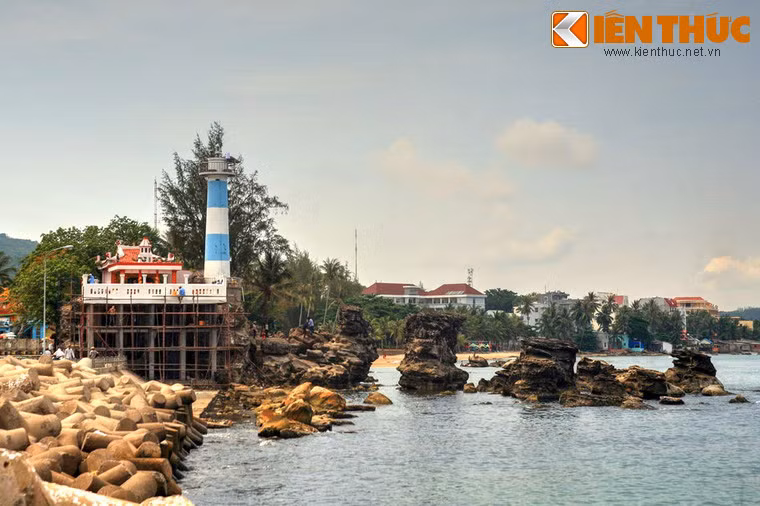 Canh dep nhu mo o ngoi mieu thieng nhat Phu Quoc