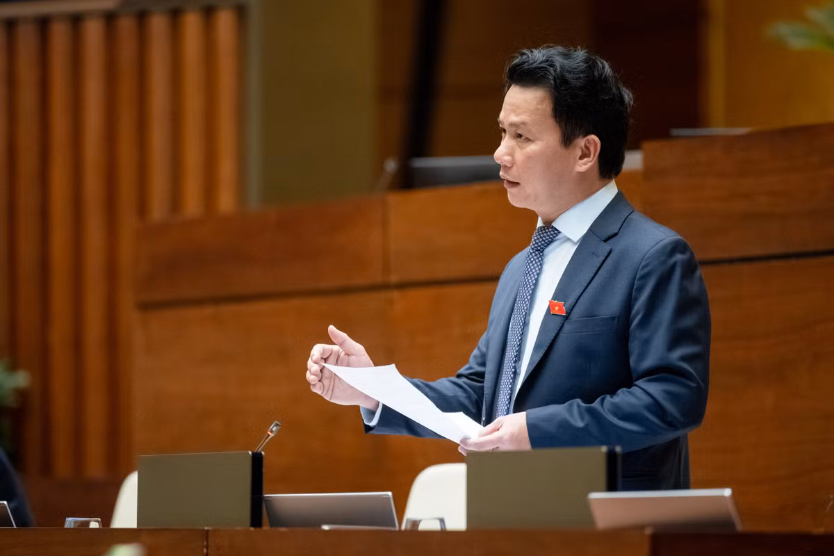 “Hiện nay, sông Bắc Hưng Hải, sông Nhuệ, sông Đáy, sông Cầu đang ô nhiễm rất nặng. Sông chết nghĩa là vừa ô nhiễm, vừa không có dòng chảy. Các sông nói trên ô nhiễm nặng chứ không phải dòng sông chết. Vừa qua, Bộ TN&amp;MT cùng các địa phương đã tích cực nhưng chưa cải tạo được bao nhiêu”, Bộ trưởng Đặng Quốc Khánh trả lời chất vấn của đại biểu đã nói như trên.