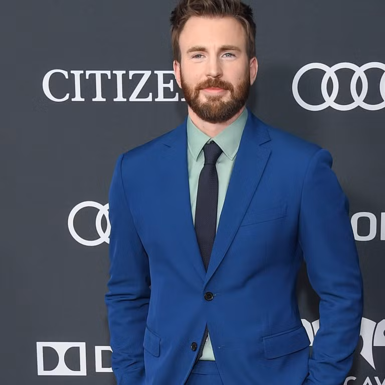 Cách ăn mặc lịch lãm của nam diễn viên Captain America khiến bao cô gái phải "thầm thương trộm nhớ".
