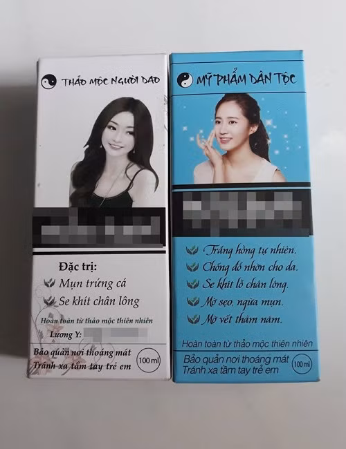 Tại bệnh viện Da Liễu TP.HCM, các bác sĩ chẩn đoán Tâm bị viêm da tiếp xúc dị ứng. Cô gái được kê thuốc uống trong 1 tuần và cảnh báo dừng ngay việc sử dụng loại ''kem lạ'' này. Theo quan sát, hai lọ mỹ phẩm mà bệnh nhân này mang đến có dòng quảng cáo in trên bao bì là ''Mỹ phẩm dân tộc'', ''Thảo mộc người Dao'' có công dụng trị mụn trứng cá, se khít lỗ chân lông, chống nhờ da, mờ vết thâm, mờ sẹo,…