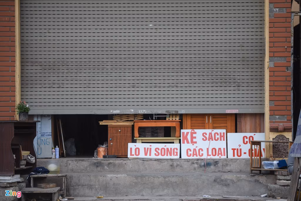 Cảnh buôn bán thò thụt trong lệnh cách ly xã hội Canh buon ban tho thut trong lenh cach ly xa hoi