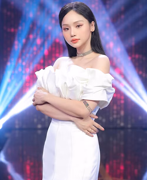 "Nặng đến mức không thở được và không thể đứng dậy được, nói chung là tệ lắm. Đó là hậu quả của việc nhịn ăn, bỏ đói cơ thể sau những lúc ăn quá trớn, ráng uống nước cốt chanh và ăn thật nhiều bưởi... vì nghĩ rằng như vậy sẽ gầy!", Miu Lê kể lại. Giờ đây, Miu Lê đã tìm ra phương pháp giảm cân hiệu quả bằng dinh dưỡng và tập luyện.