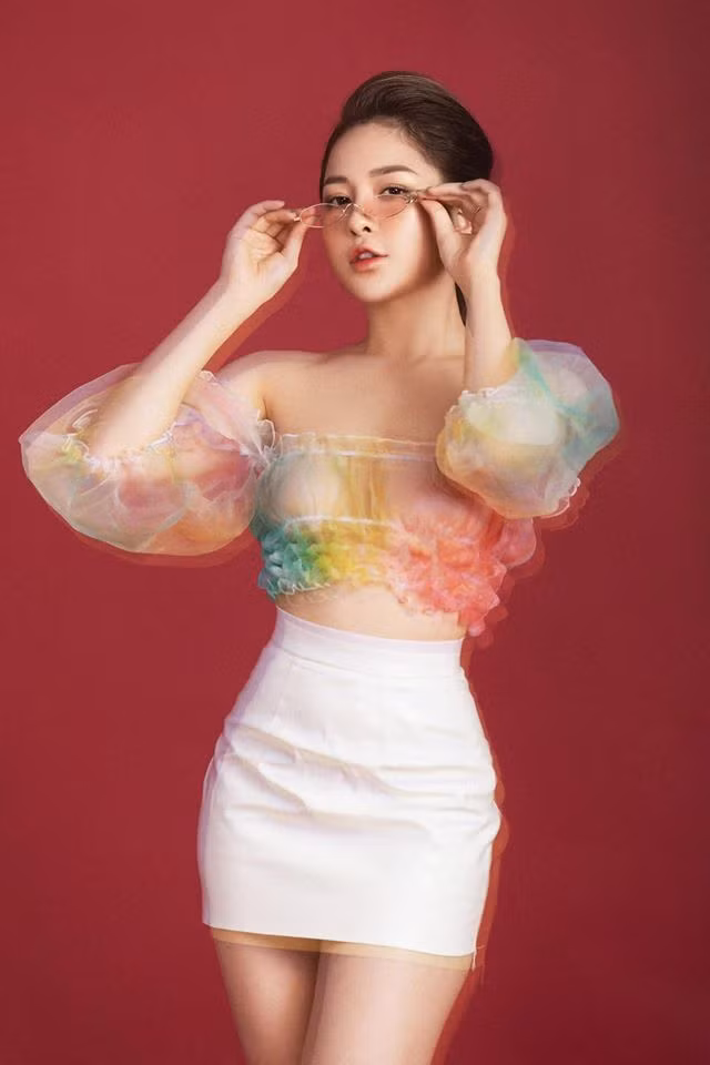 Hotgirl Trâm Anh khoe eo thon sau khi hút mỡ bụng 3 tháng - Hình 2 Hotgirl Tram Anh khoe eo thon sau khi hut mo bung 3 thang-Hinh-2