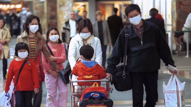 Virus corona viêm phổi cấp thâm nhập Việt Nam đã có người tử vong, bệnh nguy hiểm thế nào? - Hình 2 Virus corona viem phoi cap tham nhap Viet Nam da co nguoi tu vong, benh nguy hiem the nao?-Hinh-2