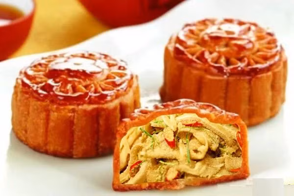 Bánh trung thu nhân nem tai.