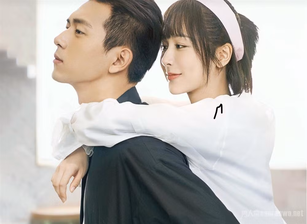Tuy nhiên, nếu như nhìn lại những khoảnh khắc ngọt ngào và gu thời trang ăn ý của cặp đôi này trong quá khứ, chắc chắn nhiều người hâm mộ sẽ phải "sinh nghi".