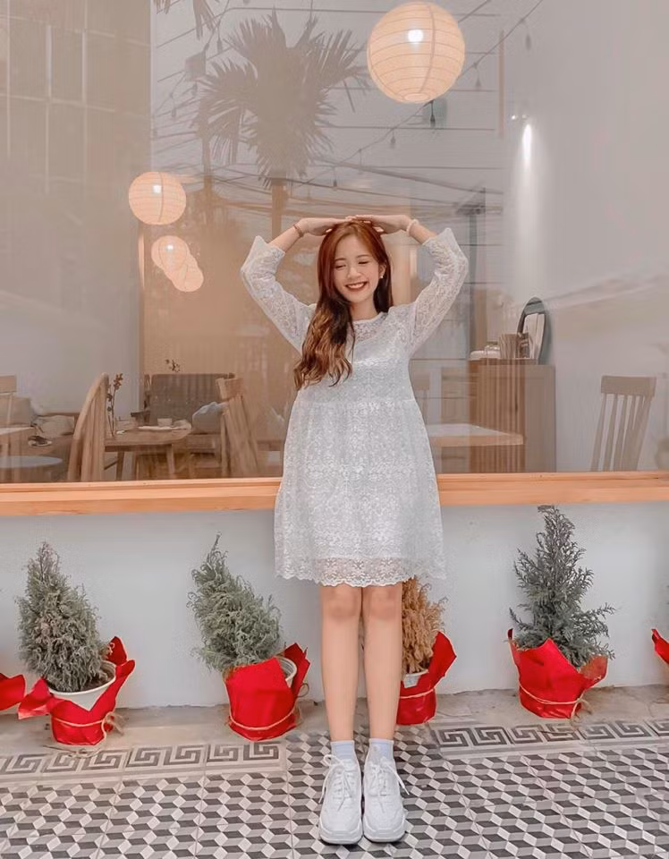 Ngọc Huyền rất chuộng kiểu váy babydoll trẻ trung.