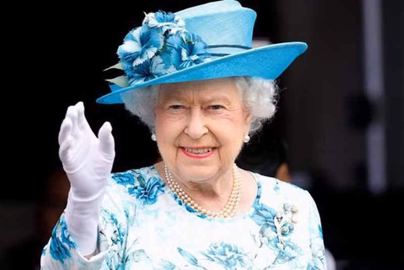 Bi quyet duong da trang min cua Nu hoang Anh Elizabeth II-Hinh-3