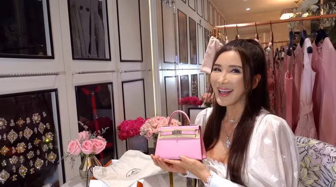 Một số dân mạng tỏ ra rất thích thú trước loạt túi màu hồng đáng yêu mà Jamie Chua liệt kê.