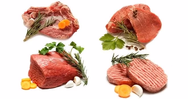 Thịt đỏ: Một số loại thịt có hàm lượng purine cao. Cơ thể chuyển hóa purine thành axit uric. Nếu quá tải, axit uric có thể xâm nhập vào máu và gây bệnh gút. Thịt đỏ, đặc biệt là thịt cừu, có hàm lượng purine rất cao.