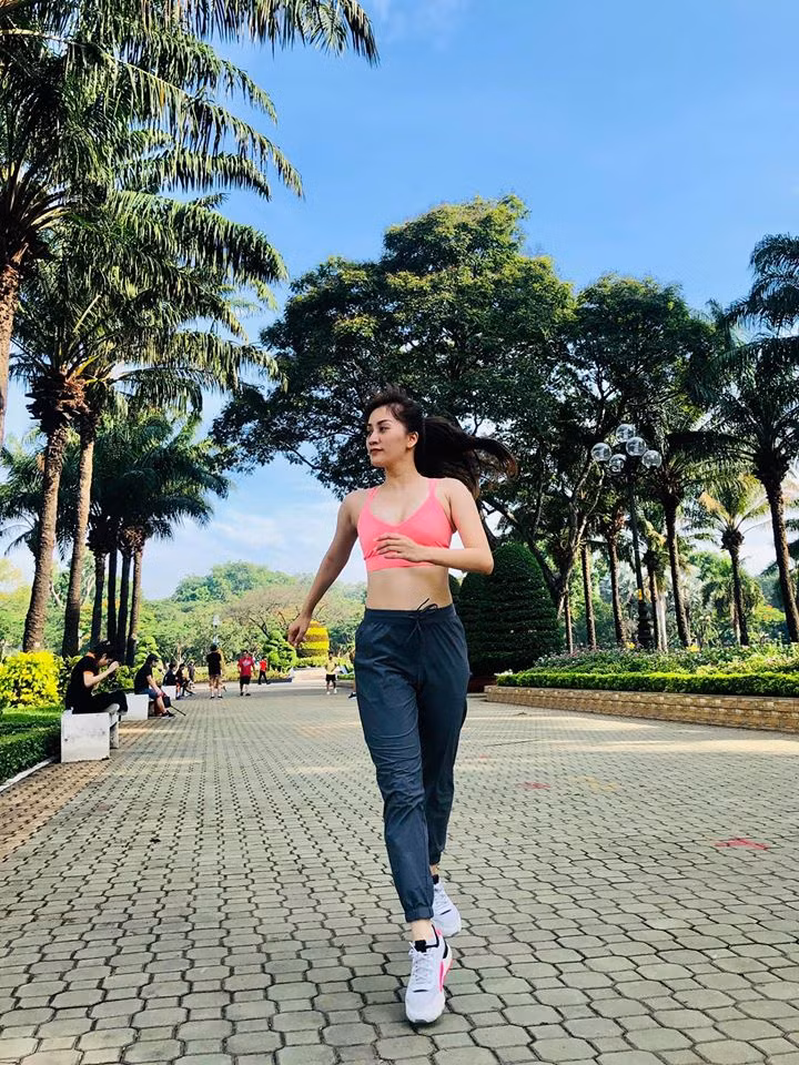 Bi quyet giam can giup Khanh Thi lay lai than hinh thon tha 47kg-Hinh-2