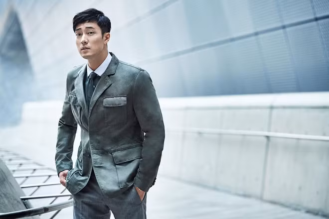 Sở hữu vóc dáng chuẩn cùng vẻ nam tính, quý ông So Ji Sub rất hợp với phong cách thời trang thanh lịch, đơn giản. Ảnh: Internet. Video "Minh Hằng chia sẻ về phong cách thời trang". Nguồn: VTC.
