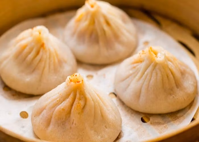 Tuy nhiên, để ăn được thang bao, bạn nhất định phải nhờ đến sự trợ giúp của chiếc ống hút.
