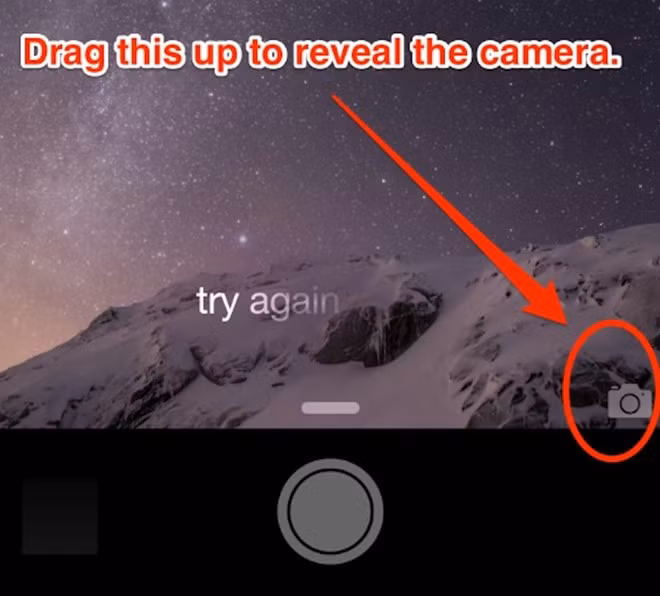 Nhanh chóng chụp ảnh mà không cần mở máy bằng cách vuốt biểu tượng camera ở góc dưới bên trái màn hình khóa lên.