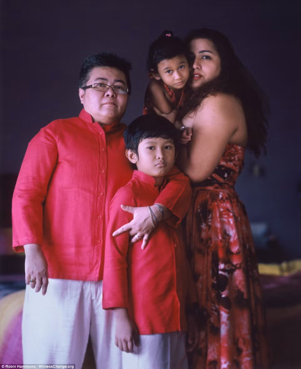 Mitch Yusmar và vợ mình, Lalita Abdullah và 2 con Izzy, Daniya ở Malaysia. Mitch là người chuyển giới và là cha của cả hai đứa bé. Thế nhưng, mối quan hệ của anh với vợ không được công nhận về mặt pháp lý. Anh luôn phải sống trong sợ hãi sẽ bị tách ra khỏi hai con bởi người duy nhất được công nhận mẹ của 2 đứa trẻ chỉ có Lalita.