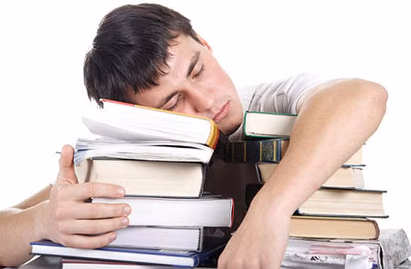 Bạn thường bị đau đầu sau khi ngủ trưa? Có rất nhiều nguyên nhân lý giải cho điều này nhưng tất cả đều có cách khắc phục.
