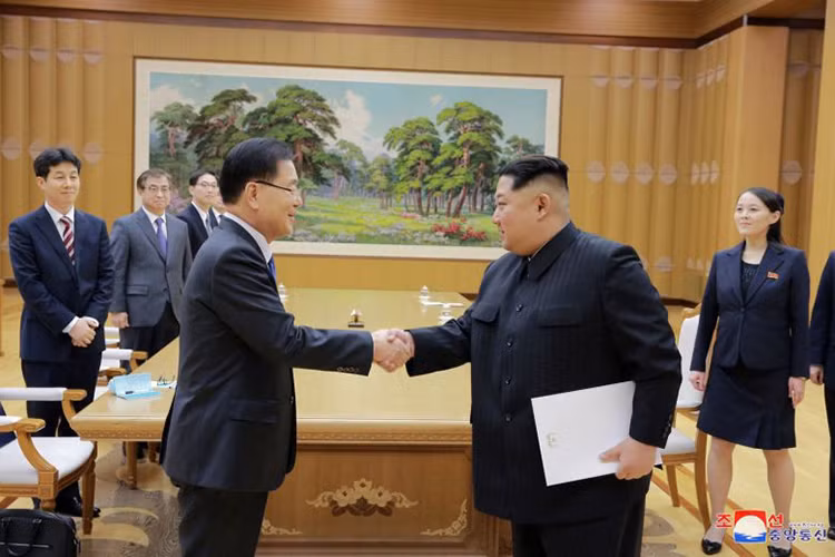 Kết thúc cuộc gặp, hai bên đã đạt được thoả thuận mà theo truyền thông Triều Tiên mô tả là "thoả đáng". Ảnh: KCNA.