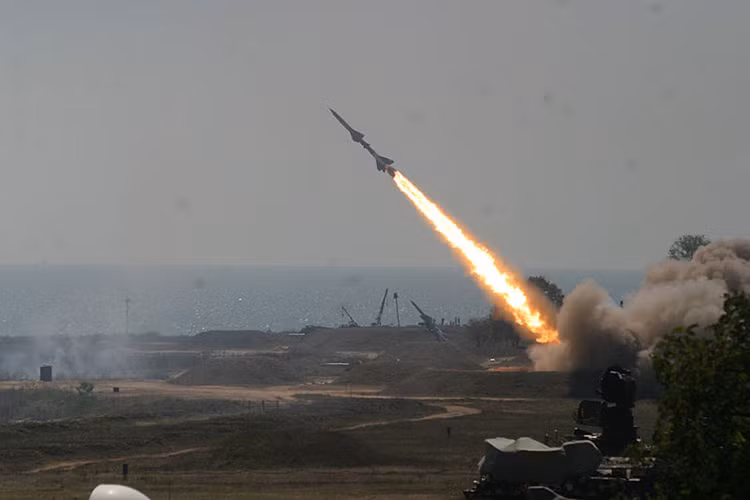 2.400 bệ phóng tên lửa phòng không S-75 Dvina (NATO gọi là SA-2) - đây chính là loại tên lửa huyền thoại mà Liên Xô cung cấp cho Việt Nam giúp chúng ta đánh thắng B-52. Nguồn ảnh: Wikipeida